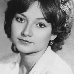 Yelena Stepanenko 飾演 mrs. Boyle