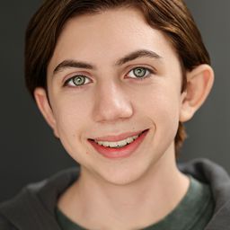 Caden Burris 飾演 Matt