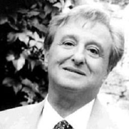 Gastone Pescucci 飾演 Borghese