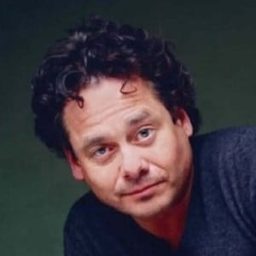 Dave Trimble 飾演 Store Clerk