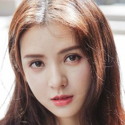 張予曦 飾演 Xia Jingjing