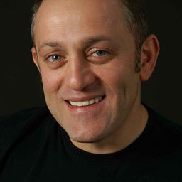 Hilmi Özçelik 飾演 Yusuf