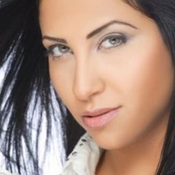 Yassmin Jamal 飾演 