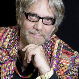 Tony Esposito 飾演 Self - Player