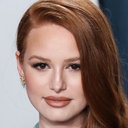 曼德蓮·佩奇 飾演 Clementine Pratt