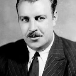 Tiny Sandford 飾演 Porter (uncredited)