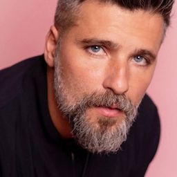 布魯諾·加利亞索 飾演 Heitor