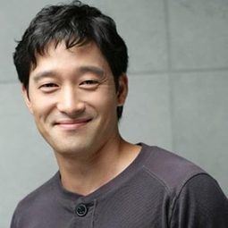 尹熙元 - 與鬼同行：大叔追兇演員 飾演Section Chief Lee