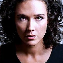 Marthe Snorresdotter Rovik 飾演 Camilla