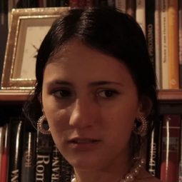 María Fuentes 飾演 La Reina Sofía