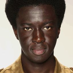 Bamar Kane 飾演 Bouba