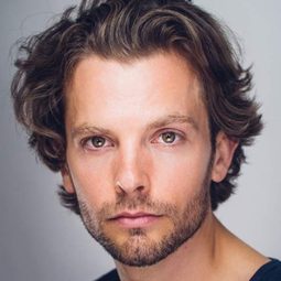 丹尼爾·沃特森 飾演 Chad