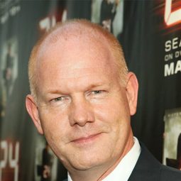 葛倫·莫舒瓦 - The Waiter演員 飾演Nigel Hamilton