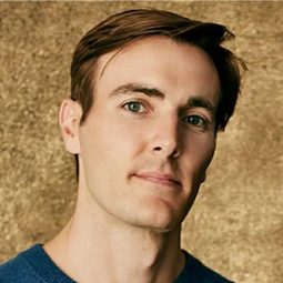 康納·艾林 - 烈火中導演