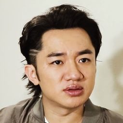 王祖藍 - 保持通話演員 飾演Phone Shop Customer Service Rep