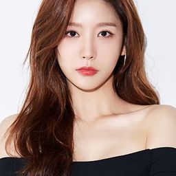 李花兼 飾演 Yeo Jang-mi