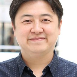 吉田 ウーロン太 飾演 