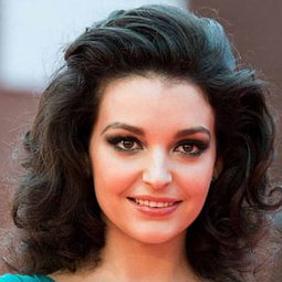 瑪莉亞·鄧博斯卡 - 率性女神演員 飾演Kalina Jędrusik