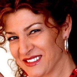 Antonella Genga 飾演 Melania