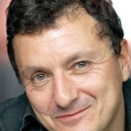 Valerio Binasco 飾演 Valerio