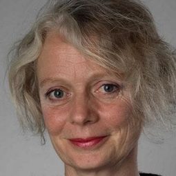 Kathryn Pogson - Antigone at the Barbican演員 飾演Eurydike