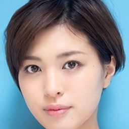 荒井萌 - 渚の恋人たち演員 飾演