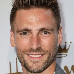 安德魯·W·沃克 - Love in Design演員 飾演Jeff Winslow