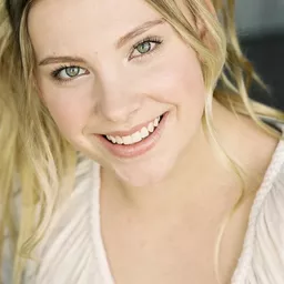 Nevada Brandt 飾演 Skipper (singing voice)