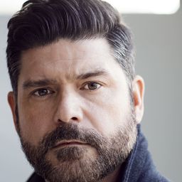 John T. Woods 飾演 Jason Tyrell