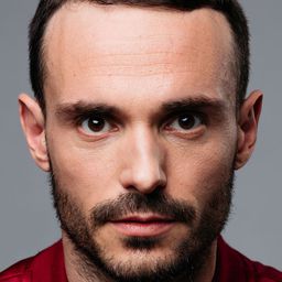 杰宏姆·尼耶 飾演 Mathys