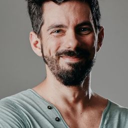 Bence Jávor 飾演 Ságodi