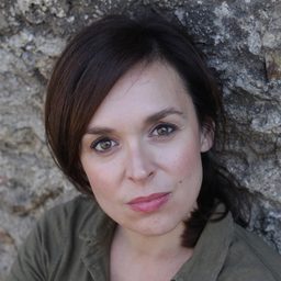 Jennie-Anne Walker 飾演 