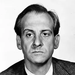 Hans Conried 飾演 Captain Hook / Mr. Darling (voice)