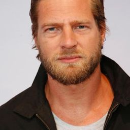 Henning Baum 飾演 Bantur (voice)