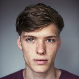 Til Schindler - 慾望釋放柏林演員 飾演