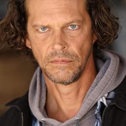 Josh Harp 飾演 Mental patient