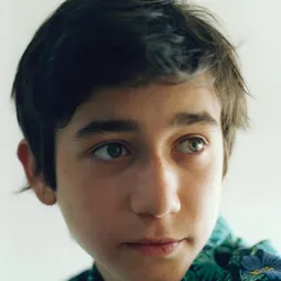 米洛·馬查多·格蘭納 - 墜惡真相演員 飾演Daniel