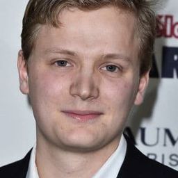 Martin Loizillon - 三生有幸演員 飾演Médecin Emma