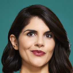 Justine Marino 飾演 Herself