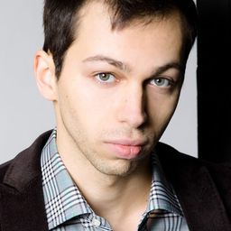 湯姆·拉斯 飾演 Sachbearbeiter