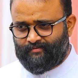 Alexander Prasanth 飾演 Sudhi, S.I