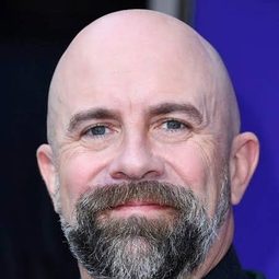 康拉德·維儂 - 荒失失奇兵2演員 飾演Mason (voice)