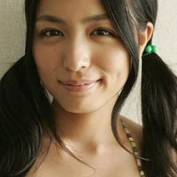 Sayaka Kametani 飾演 