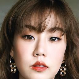 Suttatip Wutchaipradit 飾演 Joy