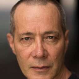 Eugene Gilfedder - 如何在 9 周內改變演員 飾演DePyle