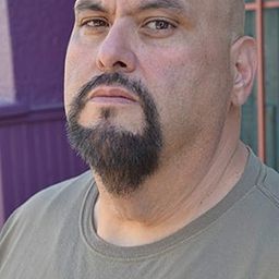 Stephen Eiland - Spoken Word演員 飾演Big Mike