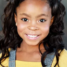 Amanda Christine 飾演 Beth Bergom