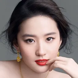 劉亦菲 飾演 Hua Mulan