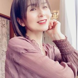 八田 友江	 飾演 Ryoko Koiso