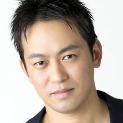 銀平佐藤 飾演 Maya's Men